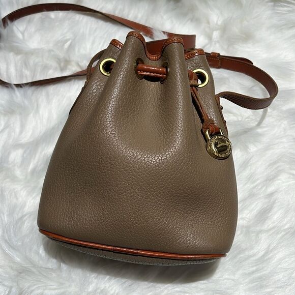 Dooney & Bourke Pebble Grain Drawstring Bucket Bag Crossbody Fisherman Core B89 - Picture 6 of 10